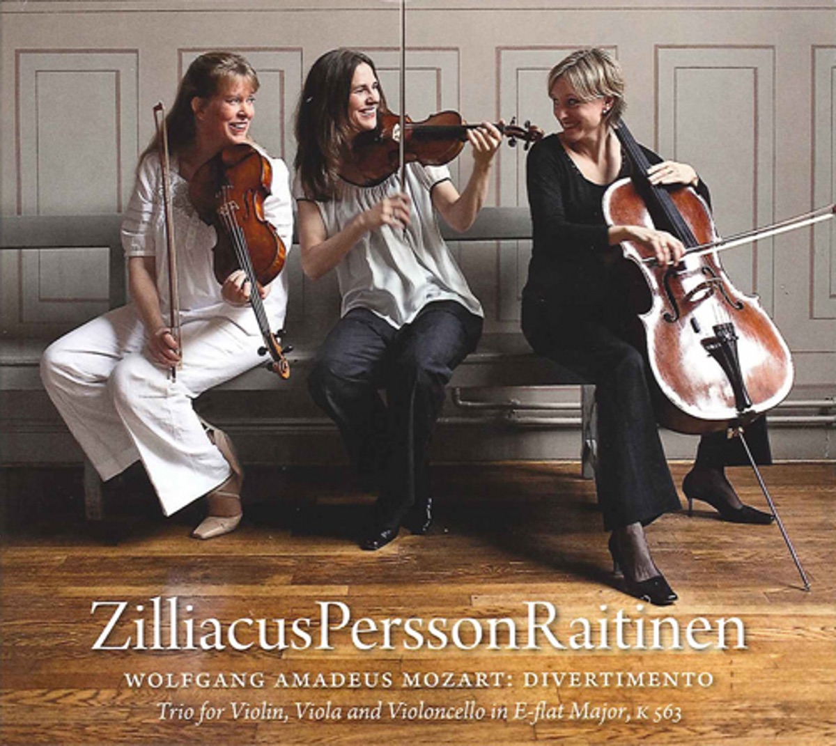 Mozarts Divertimento by Cecilia Zilliacus, Johanna Persson & Kati Raitinen album cover