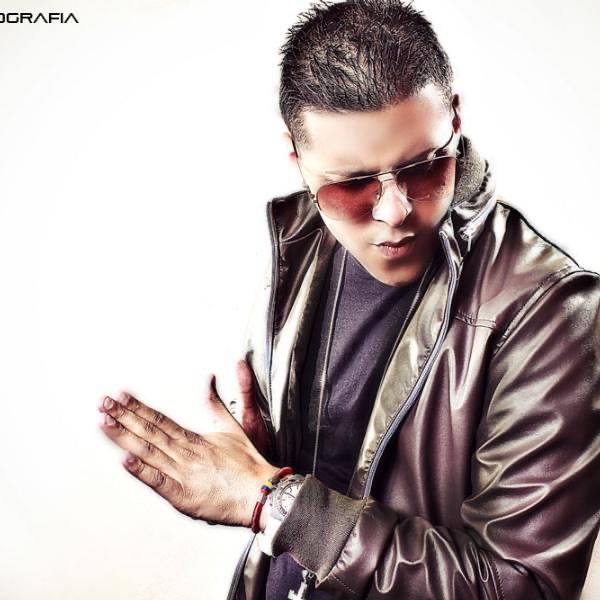 Solo Decian Mmm - Single by Gotay album cover