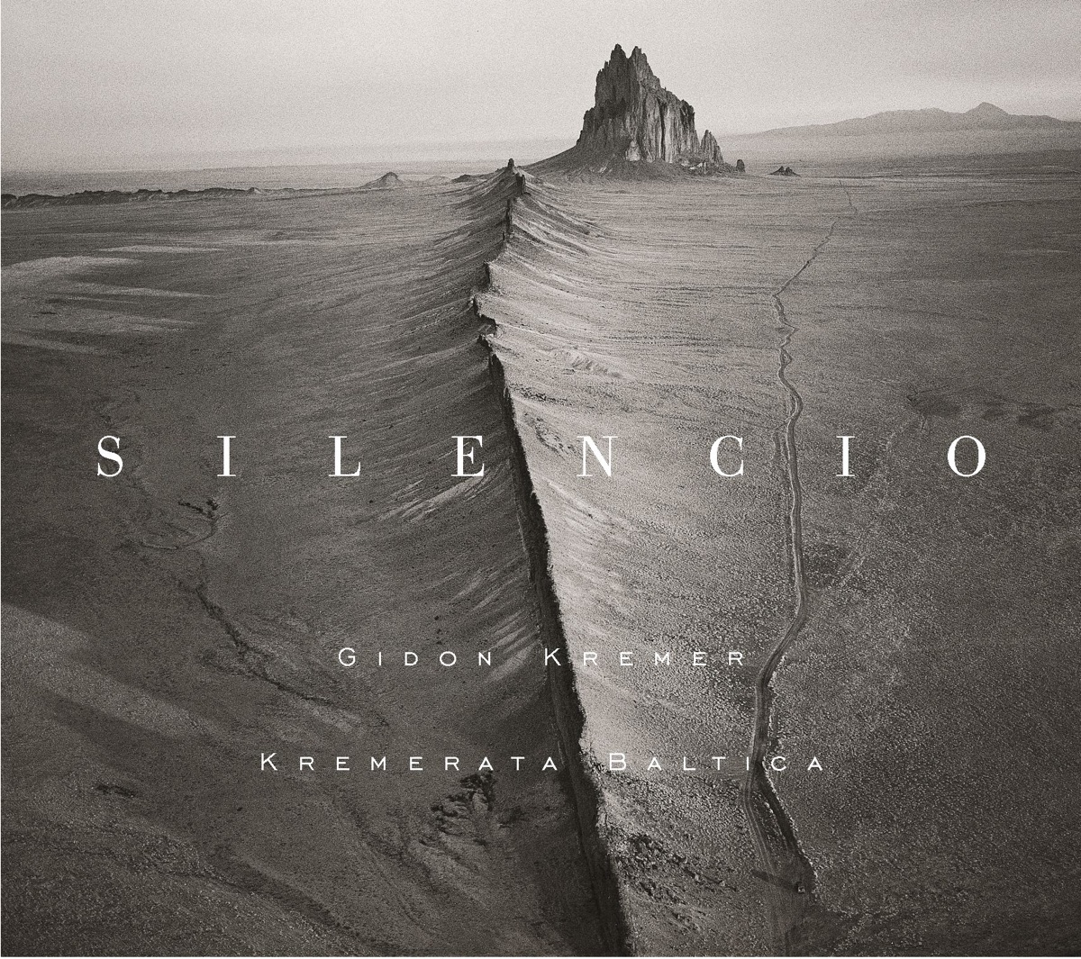 Silencio: Pärt, Glass & Martynov by Gidon Kremer & Kremerata Baltica album cover