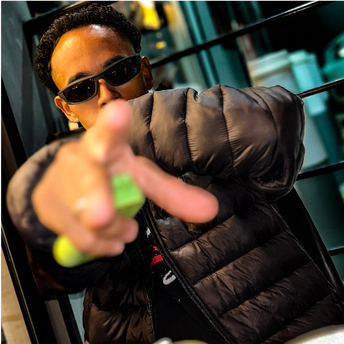 Quimica (feat. Ghuzz Beatz) - Single by Young Oliver album cover