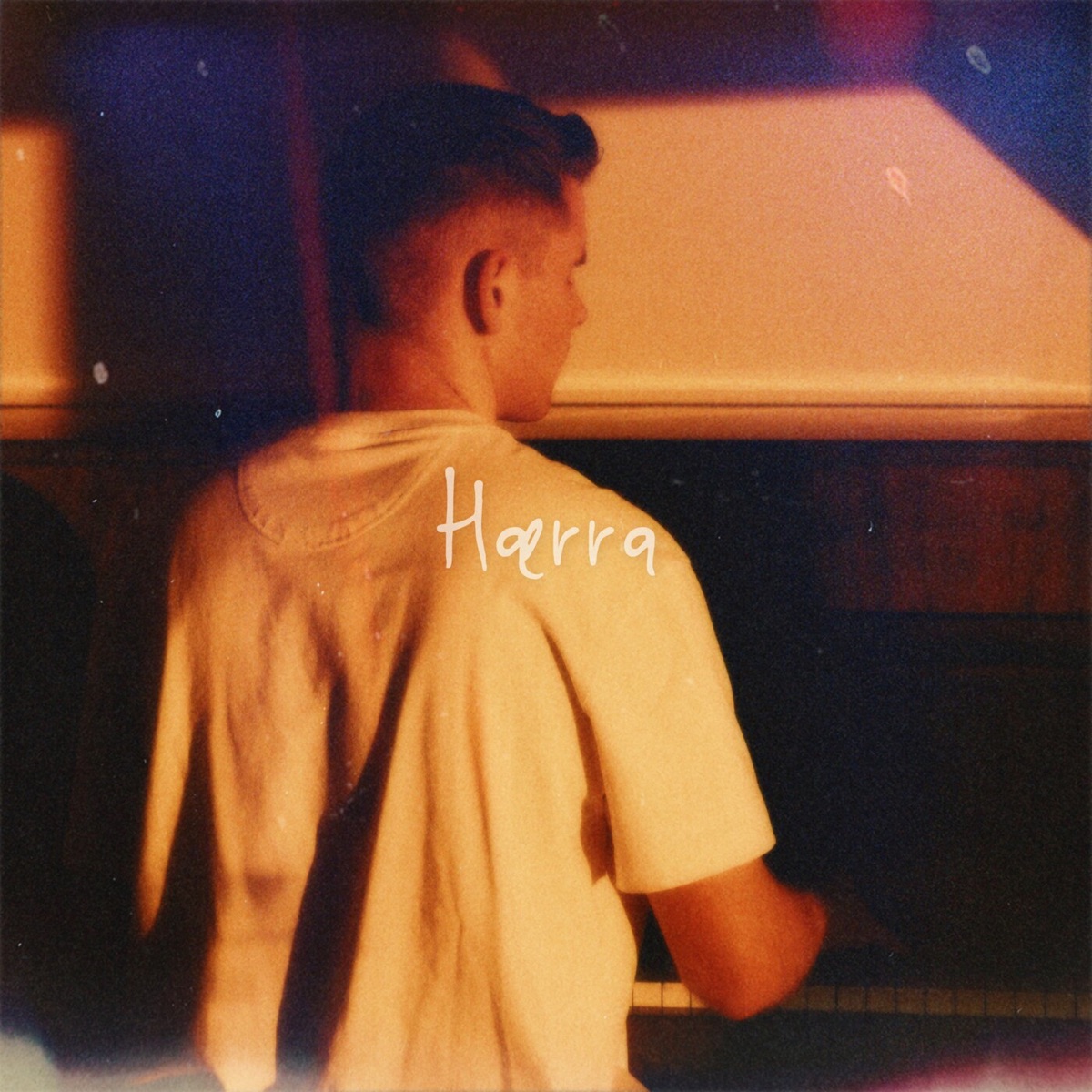 Hærra - Single by Júlí Heiðar album cover