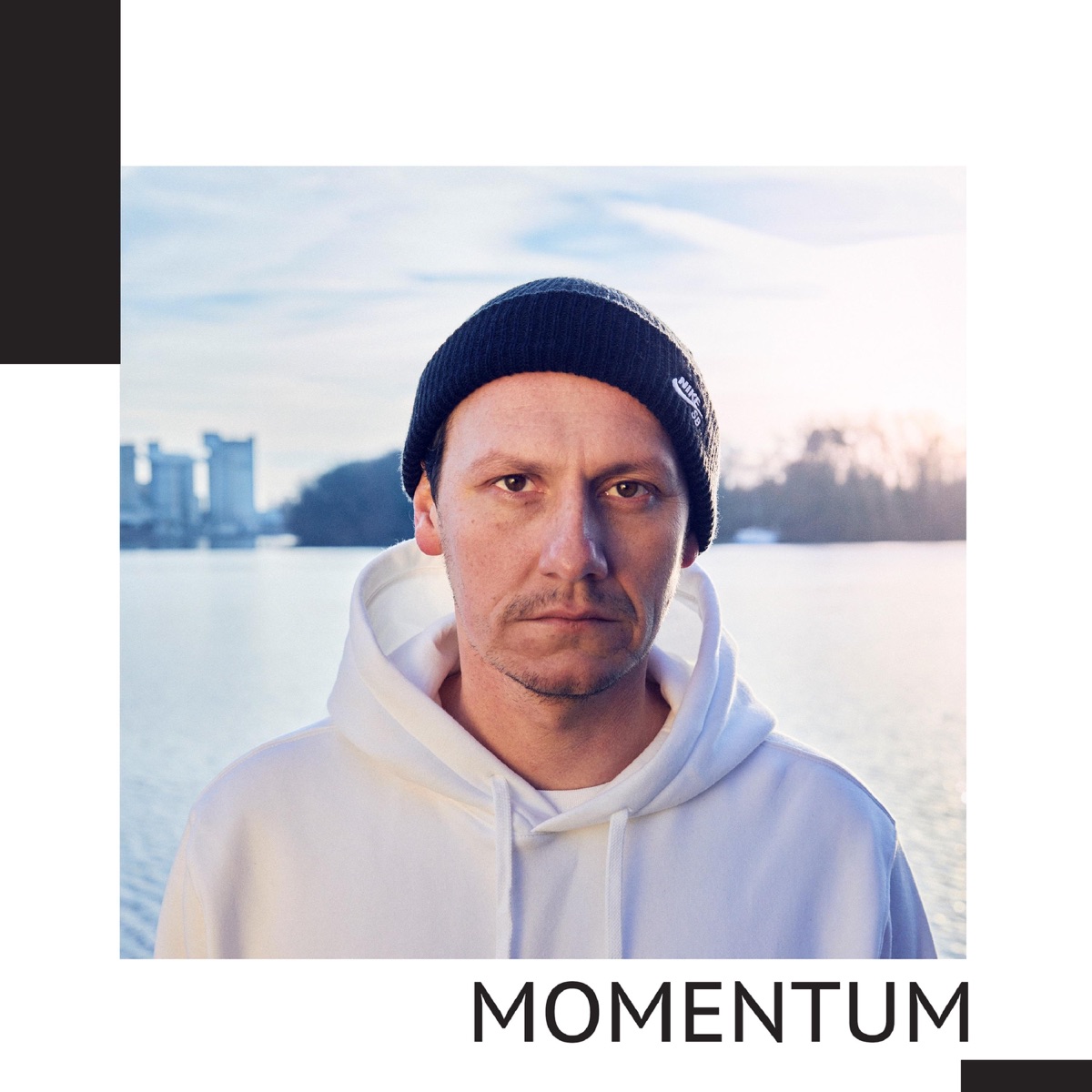 Momentum - EP by Meckie Berlinutz & goldenair album cover