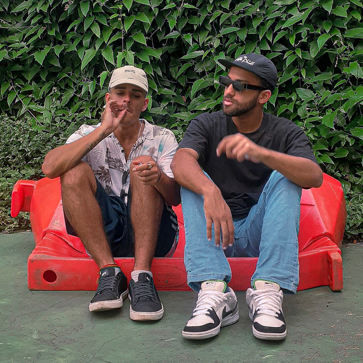 Cosmopolita / Sin City (feat. Kauê Elia) - Single by JG album cover