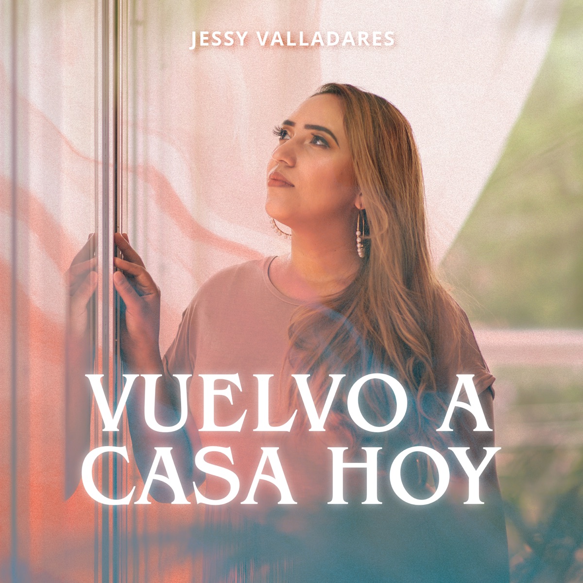 Vuelvo a Casa Hoy - Single by Jessica Valladares album cover