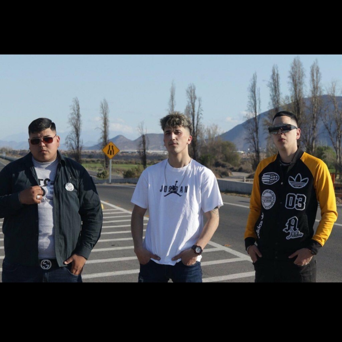 Me Descontrola (feat. SALVVS, IGNACIO EL MAKIAVELIK & MC PABLITO) - Single by Los sayaganster album cover