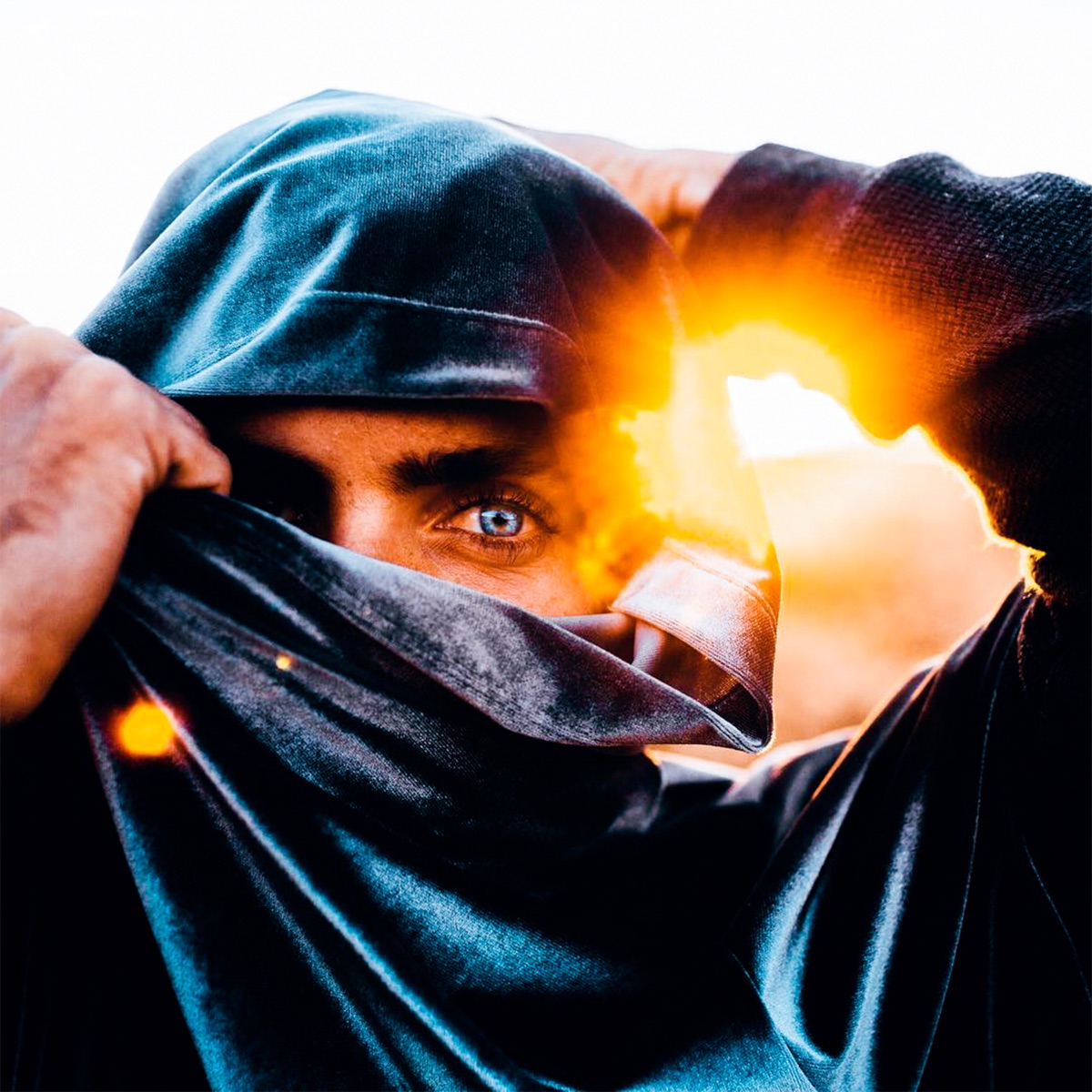 Divergent (feat. Hyperforms) - Single by mark veins album cover
