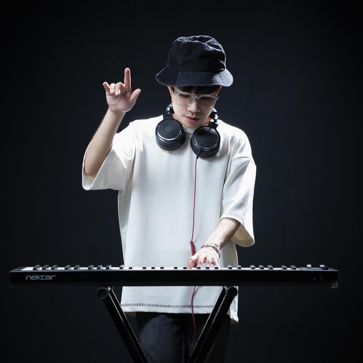 Khi Ta Cùng Nhau Hát Vang (Du Ca Trà Quẩy - SVM Mì Tôm OST) - Single by Phạm Minh Thành album cover