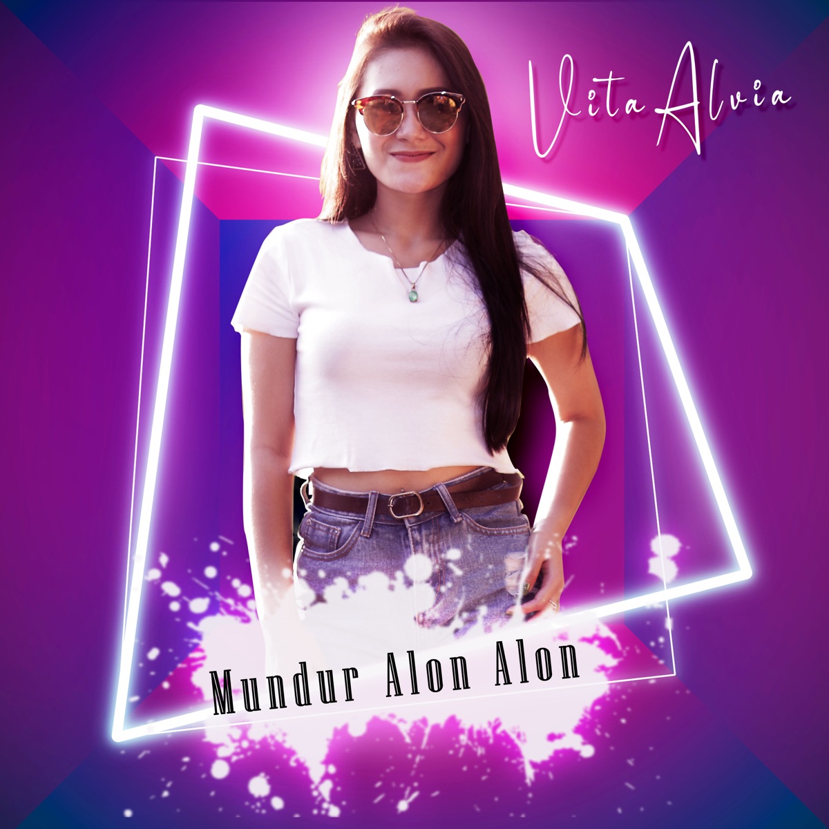 Mundur Alon Alon - EP by Vita Alvia album cover