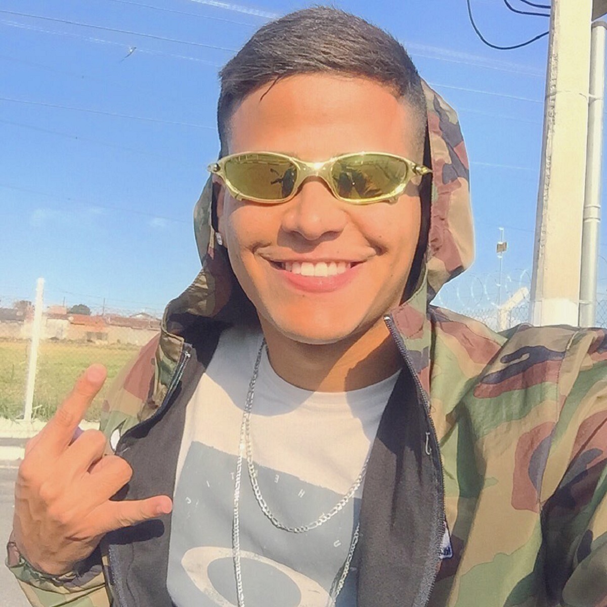 Degustadores de Aventuras - Single by MC Dadinho JC album cover