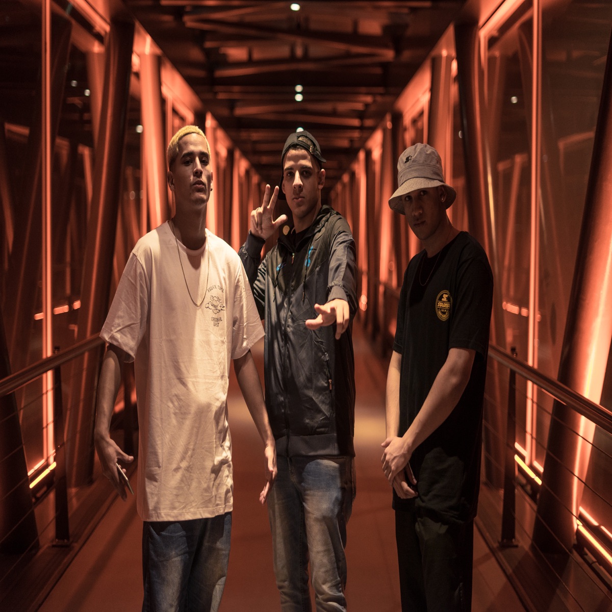 Por um Fio - Single by INOVE, MAIK sbkaos & Vytu album cover