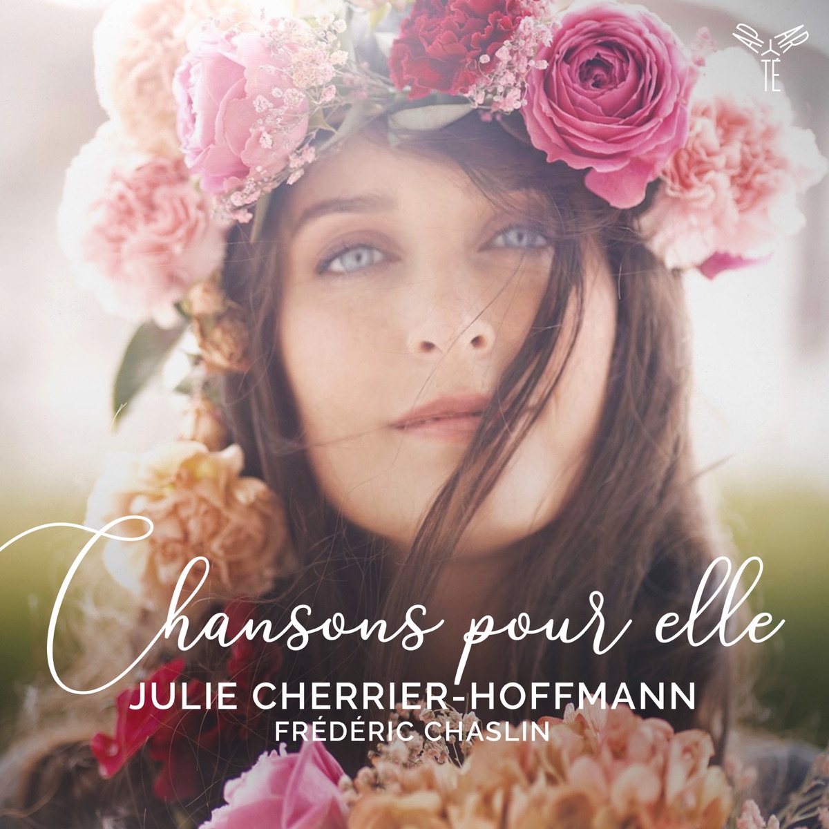 Chansons pour elle by Julie Cherrier-Hoffmann & Frédéric Chaslin album cover