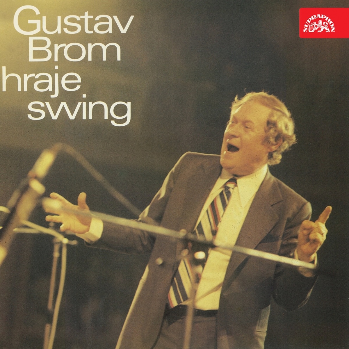 Gustav Brom Hraje Swing by Orchestr Gustava Broma album cover