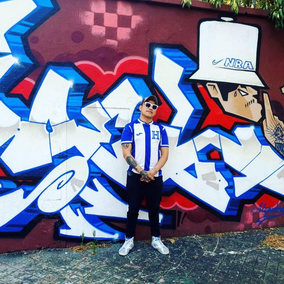 ME TIENE LOCO - Single by TAVO 91 album cover