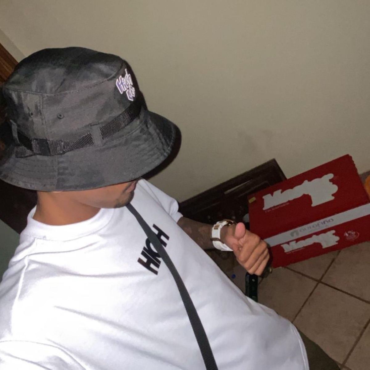 No Baile Ela Se Arruma No Pique Do Beat Fino - Single by DJ Glm album cover