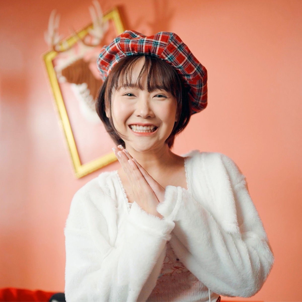 ยิ้มหน่อยสิ (feat. Varinz, PONCHET & Nonny9) - Single by MAKEUA album cover