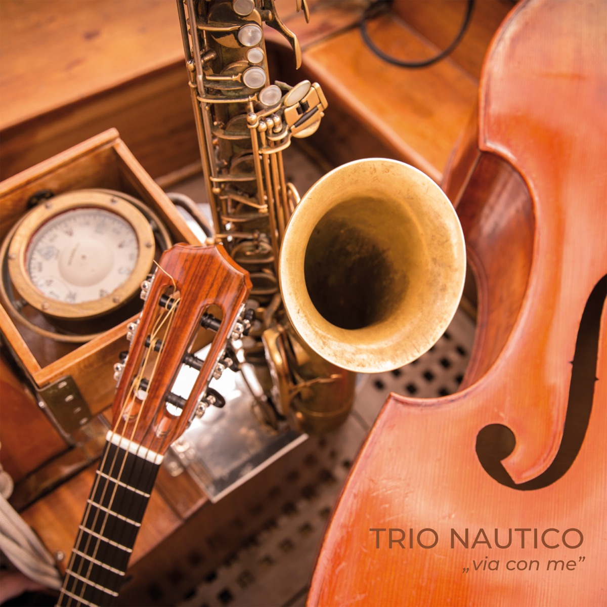Via con me (feat. Hugo Siegmeth, Bernd Hess & Karsten Gnettner) by Trio Nautico album cover