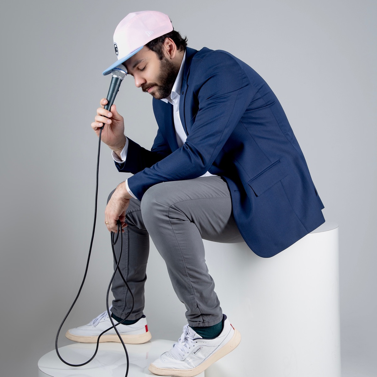 Elas Não Aguentam Mais - Single by Raphael Ghanem & Becca Perret album cover