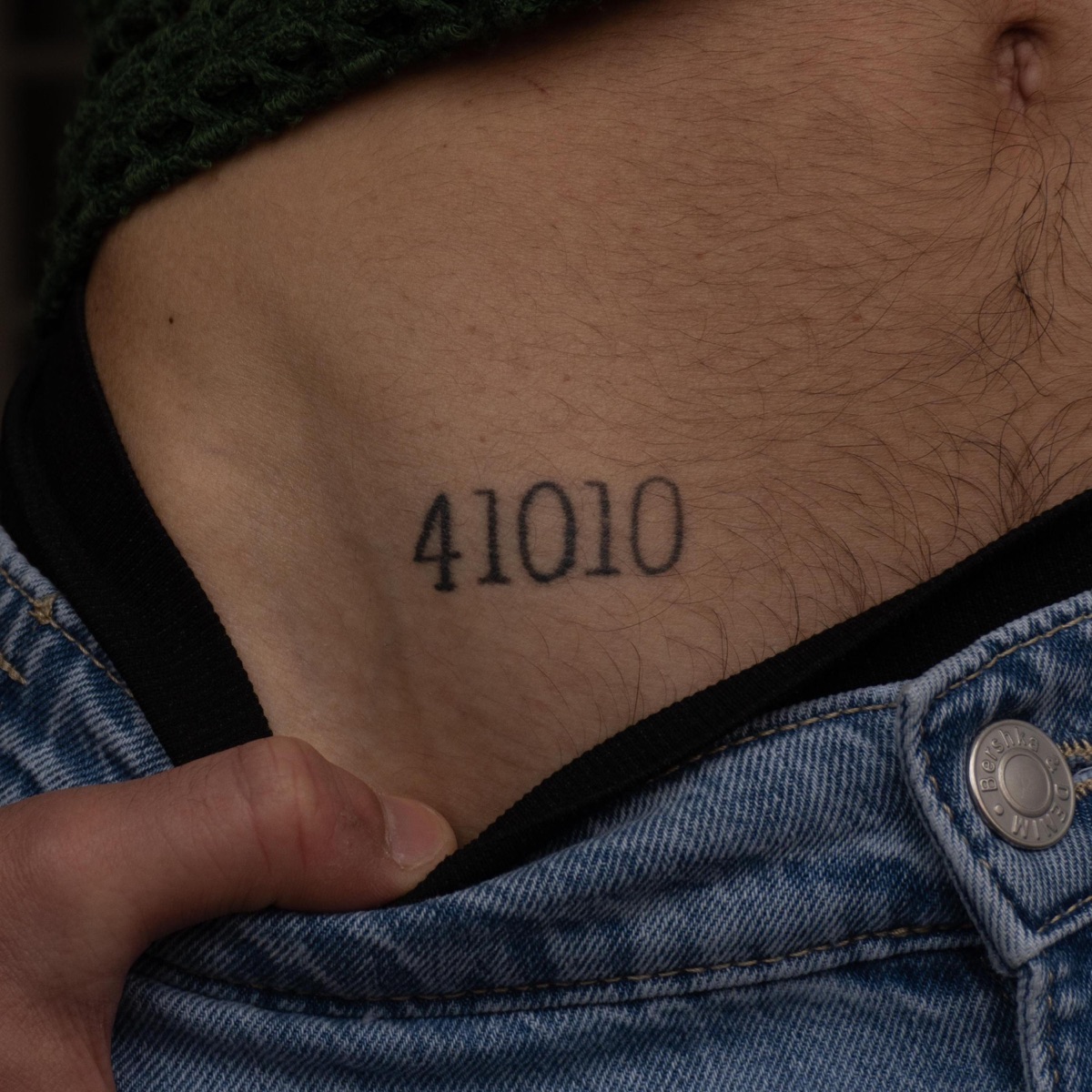 41010 (feat. MOM B) - Single by Laco010 album cover