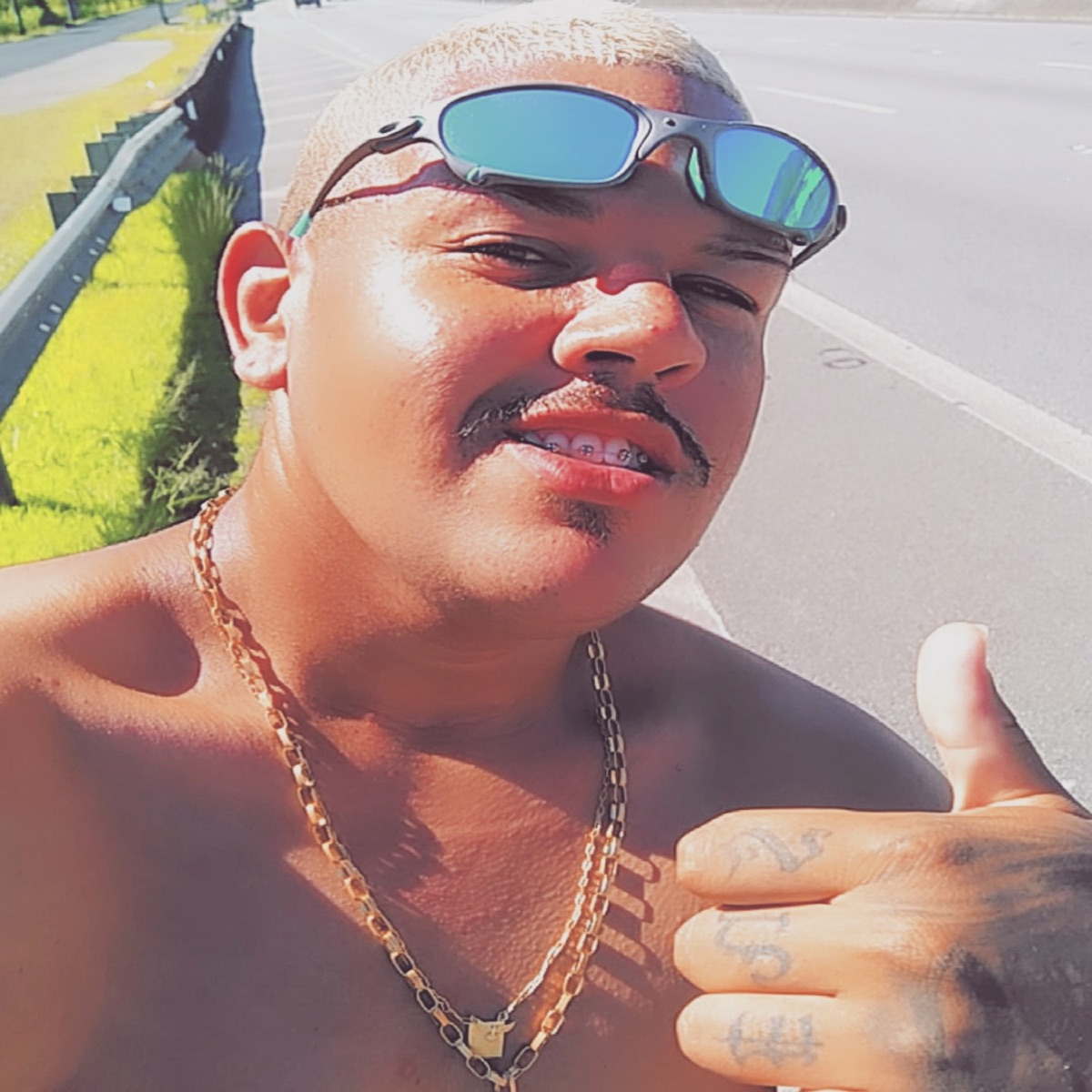 SÁBADÃO SOL ESTRALANDO - Single by Mc Polêmico album cover