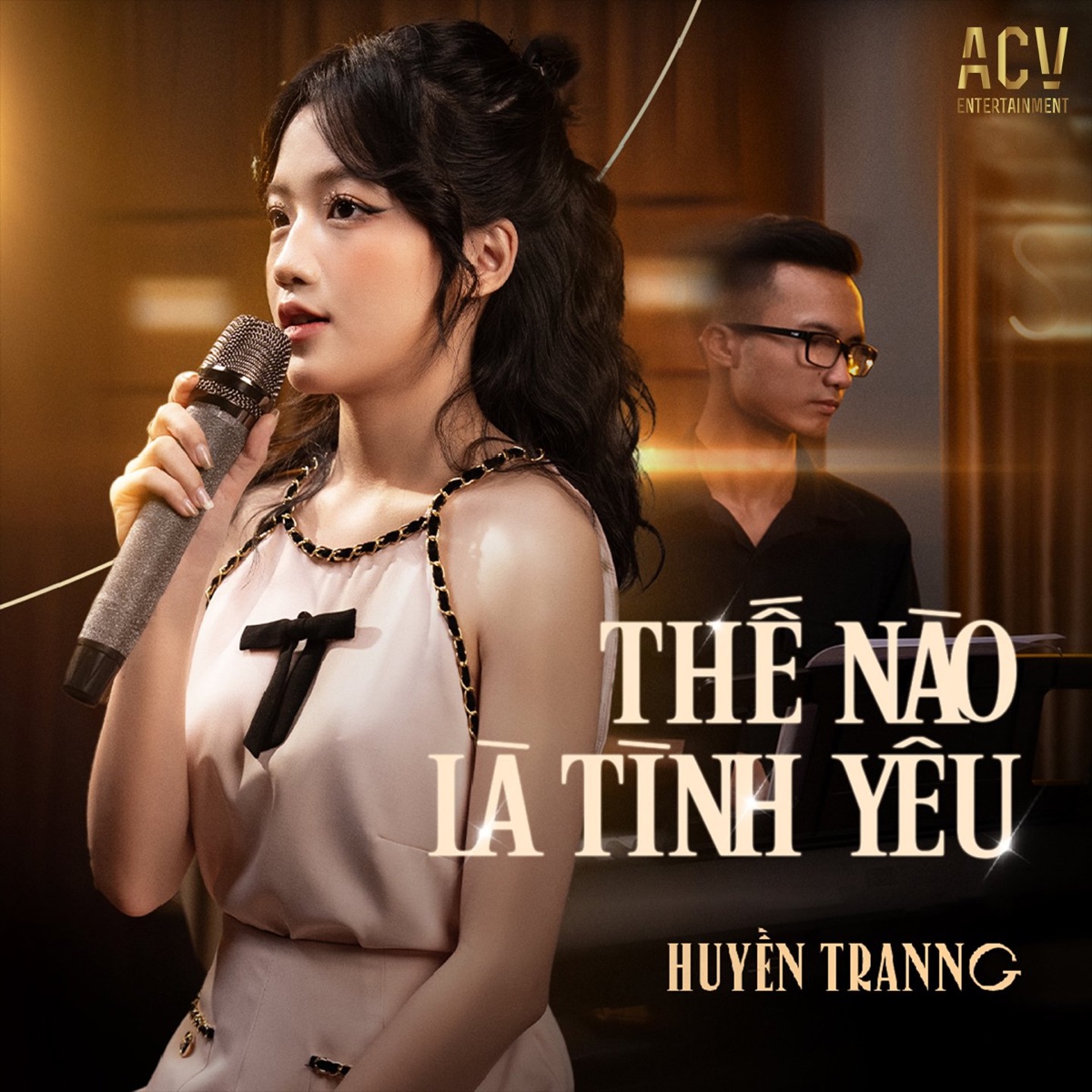 Thế Nào Là Tình Yêu - Single by Huyền Tranng album cover