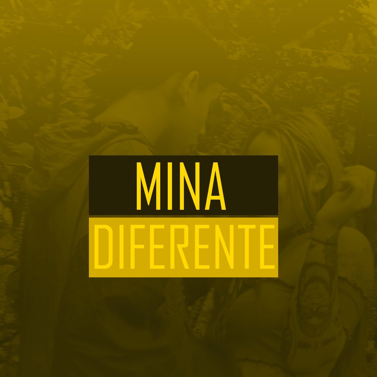 Mina Diferente - Single by MC Tavinho album cover