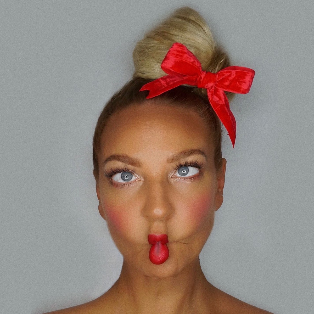 Helium (Sia vs. David Guetta & Afrojack) - Single by Sia, David Guetta & AFROJACK album cover