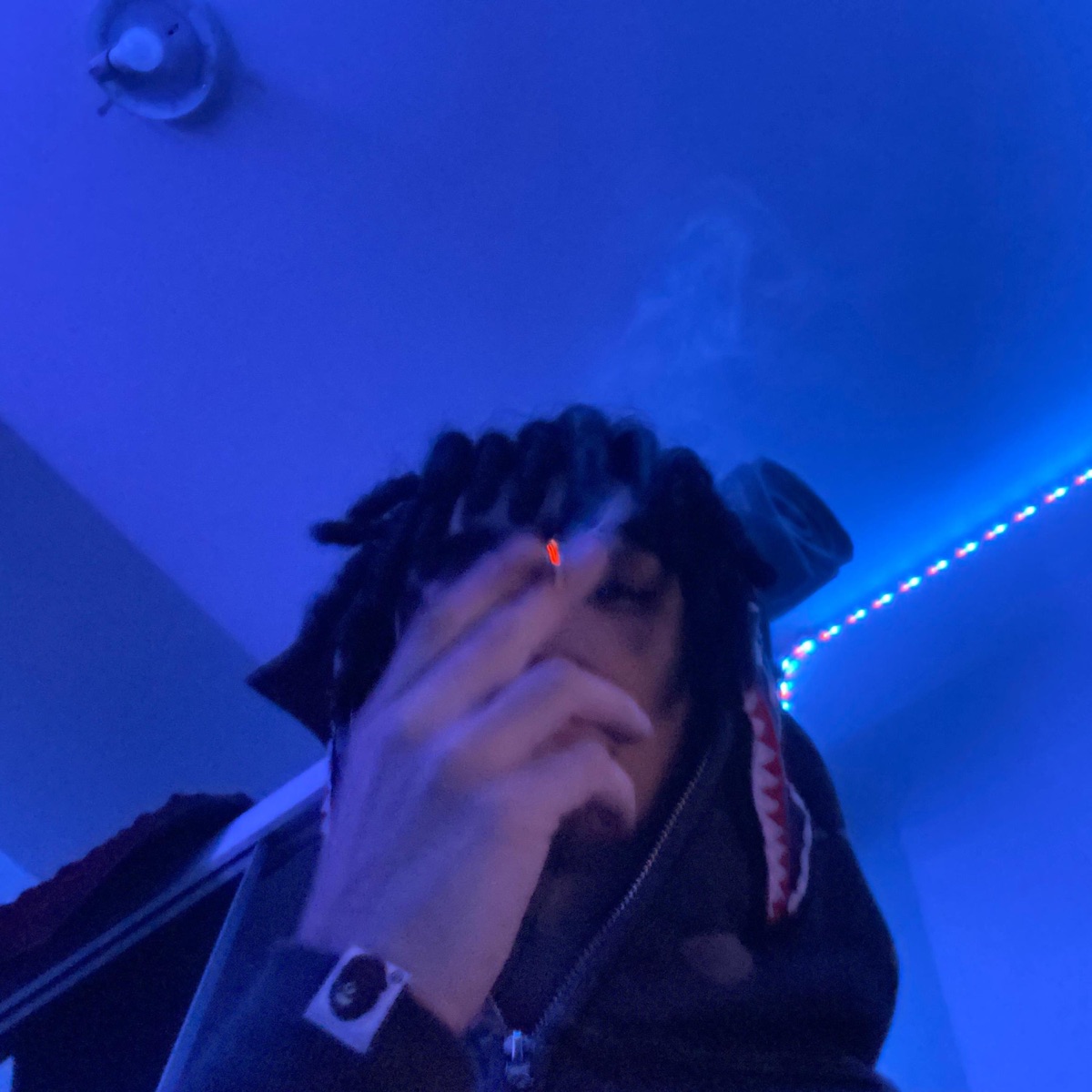 um pouco diferenciado (feat. DevineGlo) - Single by KAYLANTHEANGEL album cover