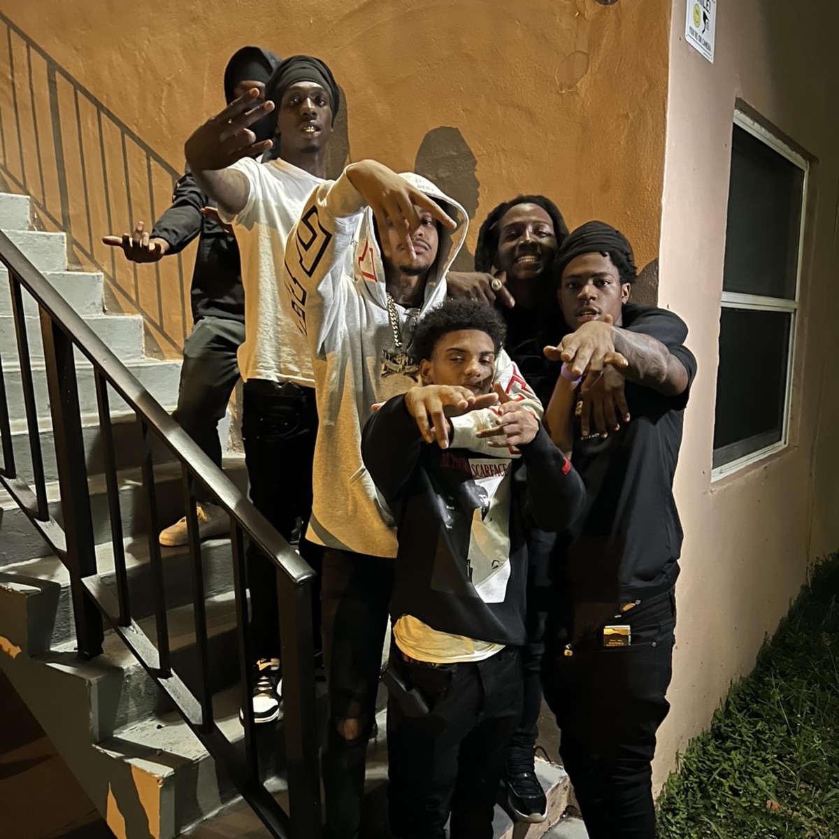Lkb Cypher (feat. Off10 1'gram, Luhh Tazz, Shift One & ColormoneyRed) - Single by Lil Crix album cover