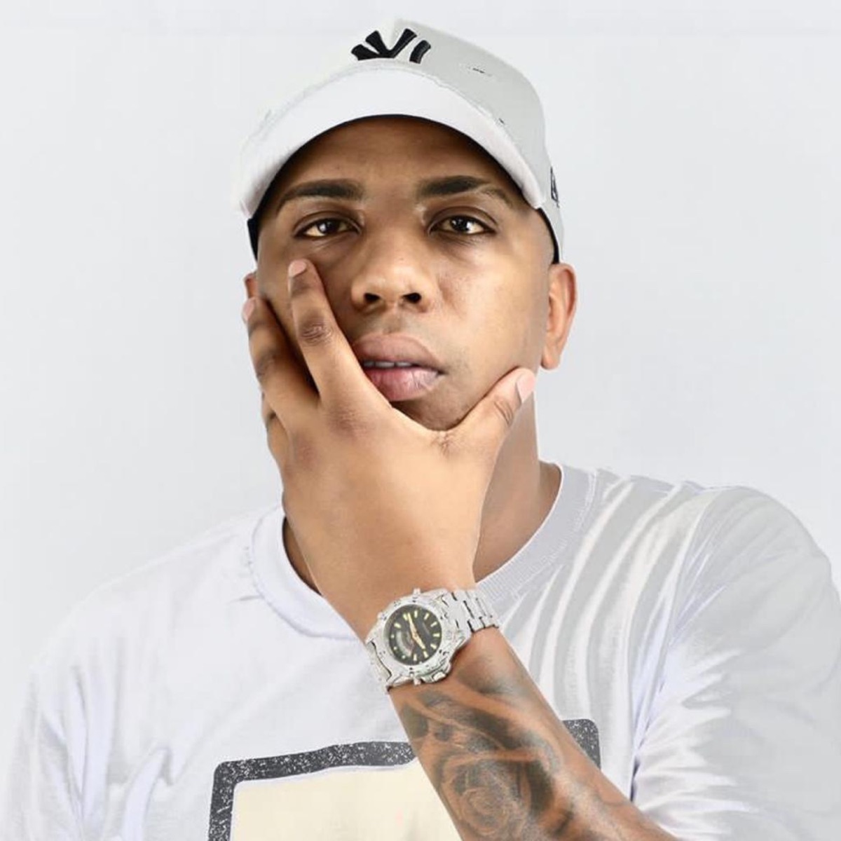Ela É Independente - Single by Mc Brito SP album cover