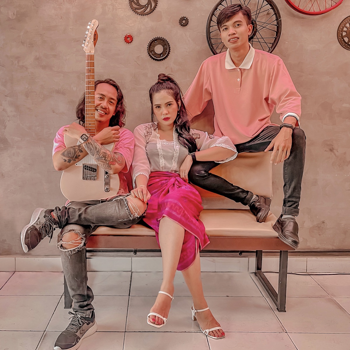I Am King and Queen - Single by Shelly Trisna album cover