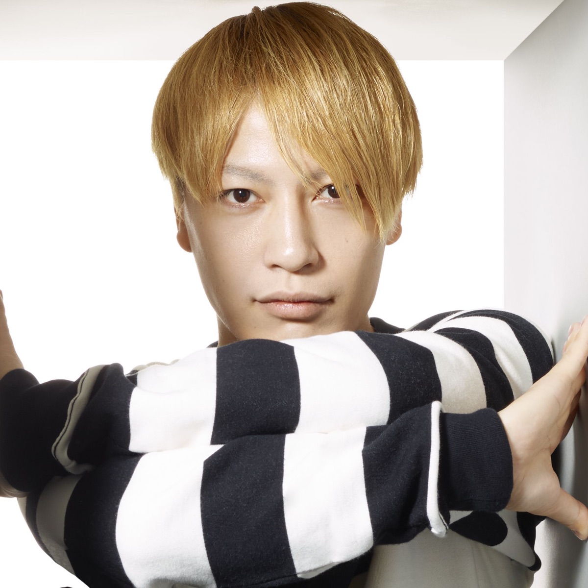 Crazy Crazy (feat. Charli XCX & Kyary Pamyu Pamyu) - Single by Yasutaka Nakata album cover artwork
