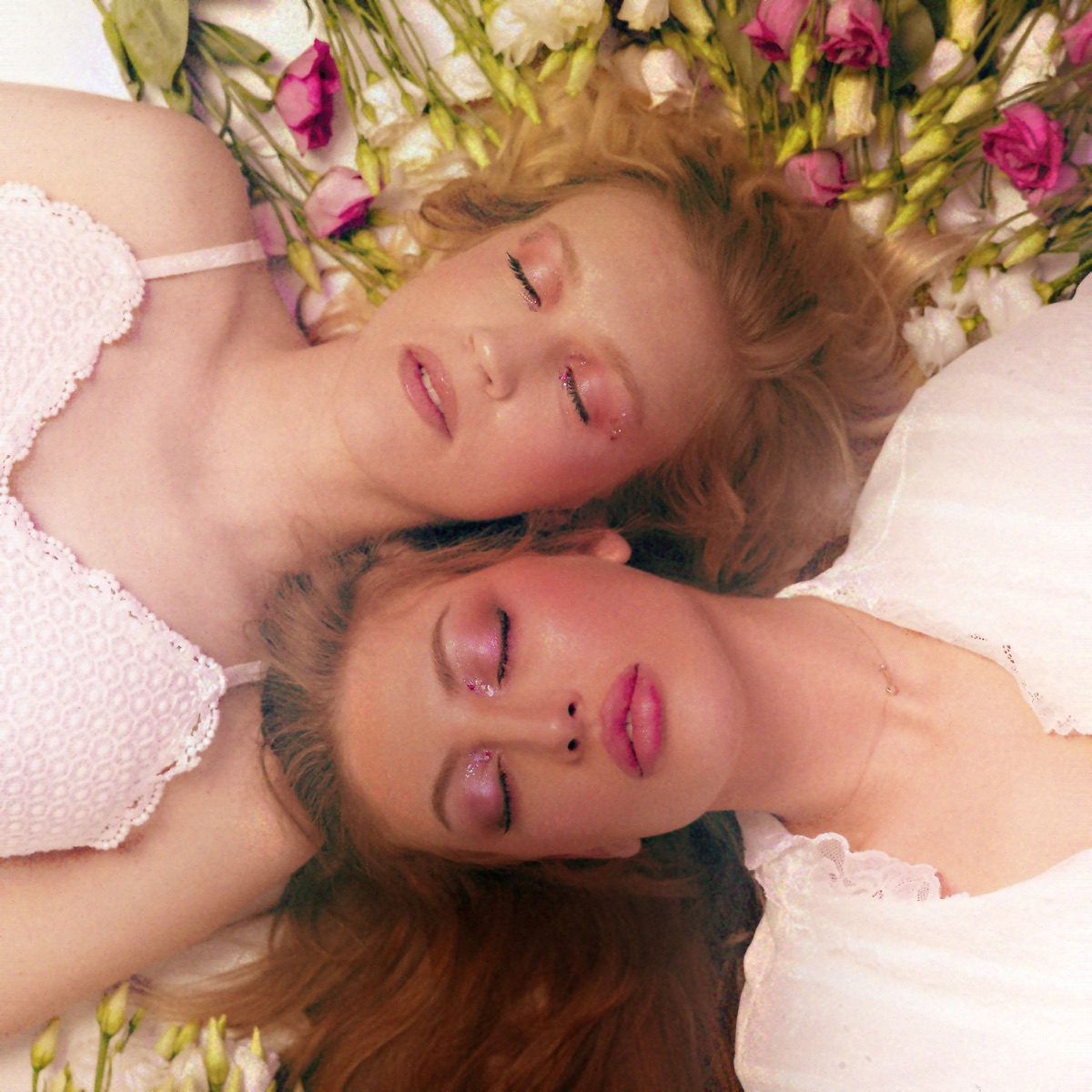 How to Be Loved - Single by Victoria Voss & Sofia Karlberg album cover