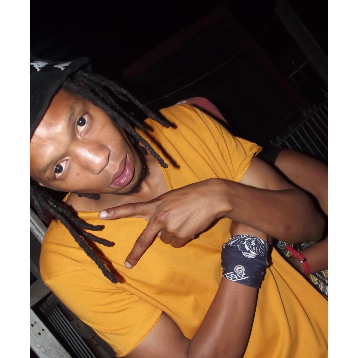 Hennessey - Single by Agies album cover