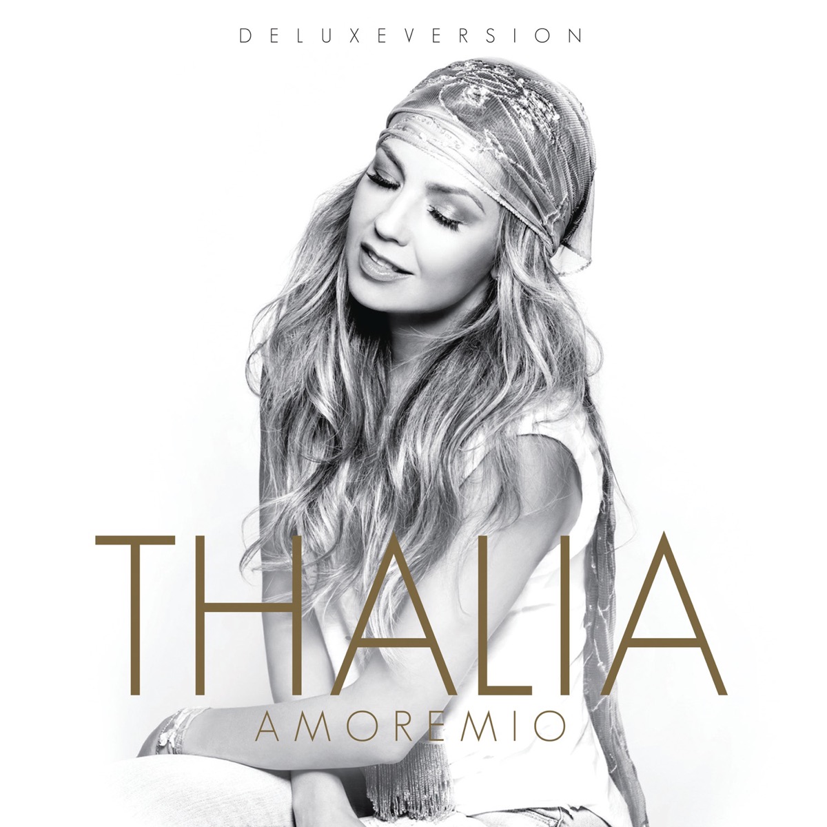 Amore mio (Deluxe Edition) by Thalía album cover