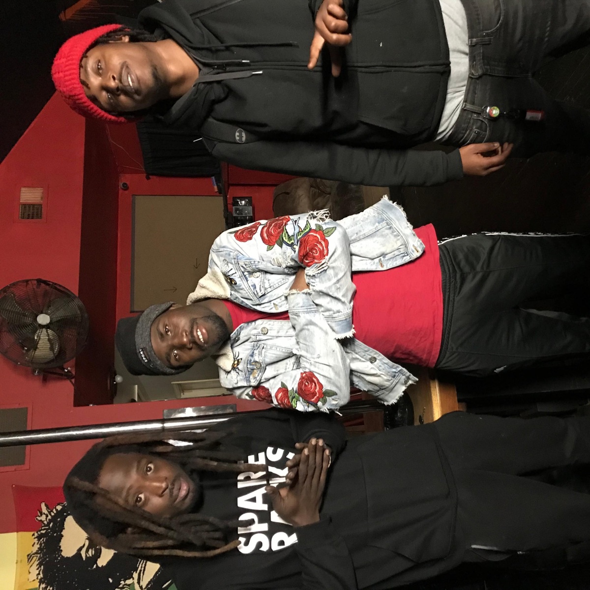 Runnin' Thru Money (feat. PoeChild1k) - Single by 1kChosenOneGooney album cover