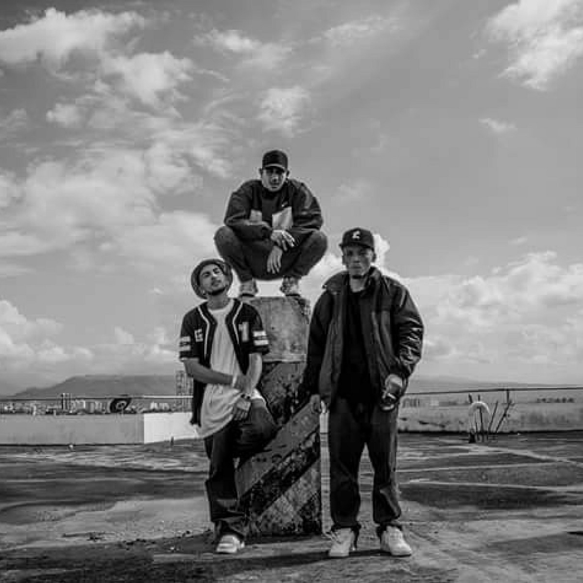 Acetona & Acetatos - Single by Doble Porcion & Crudo Means Raw album cover
