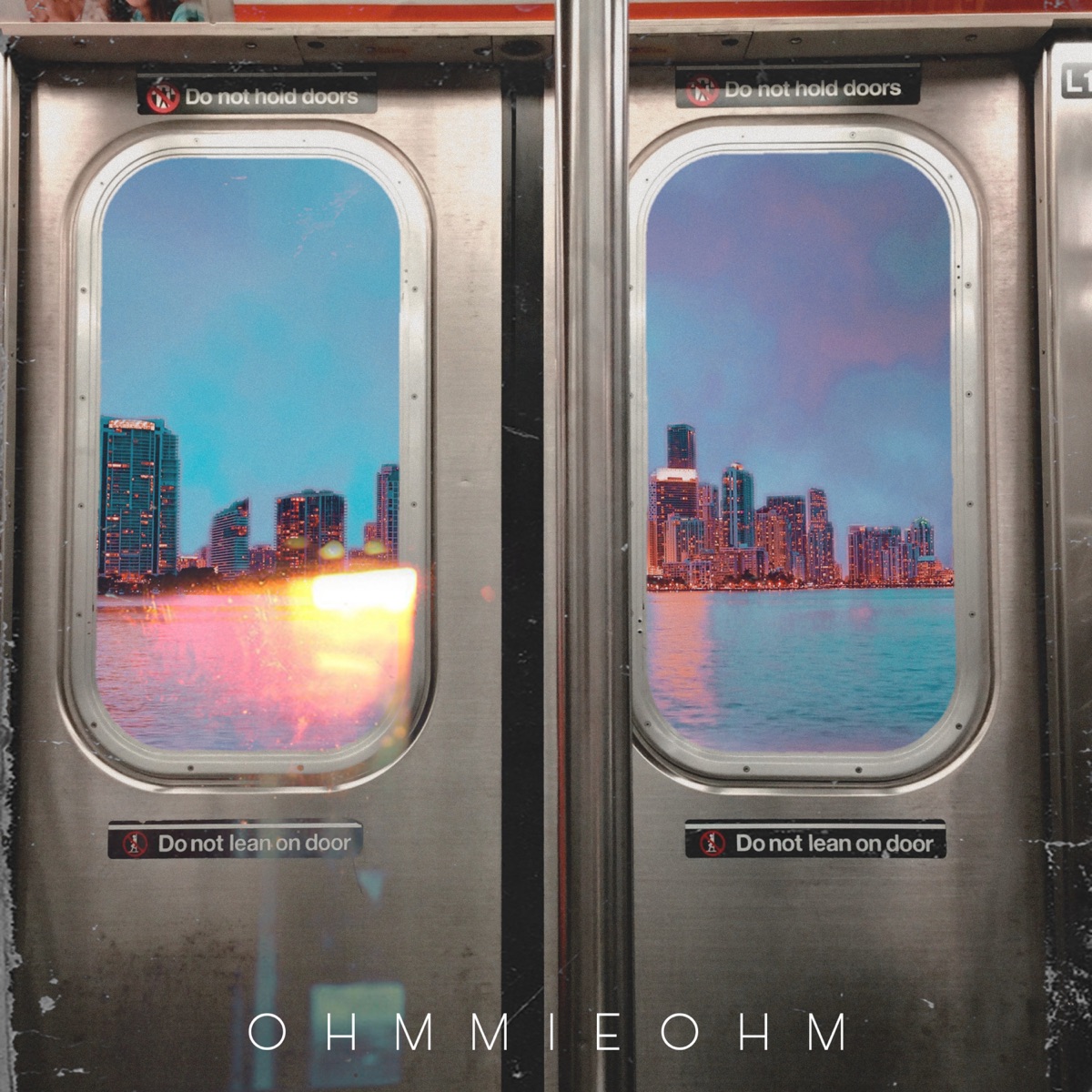 รอรถไฟที่ป้ายรถเมล์ - Single by OHMMIEOHM album cover