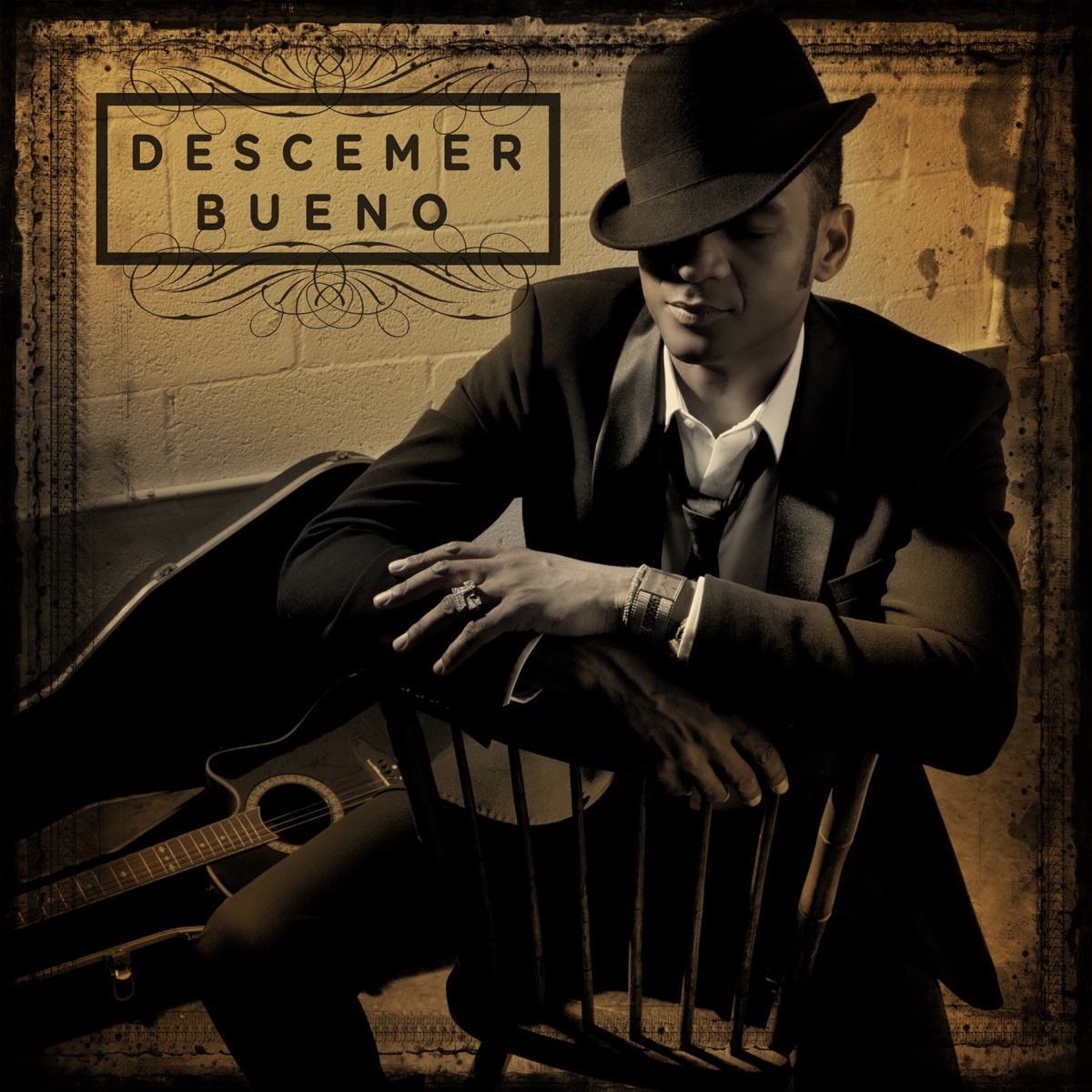 Bueno by Descemer Bueno album cover