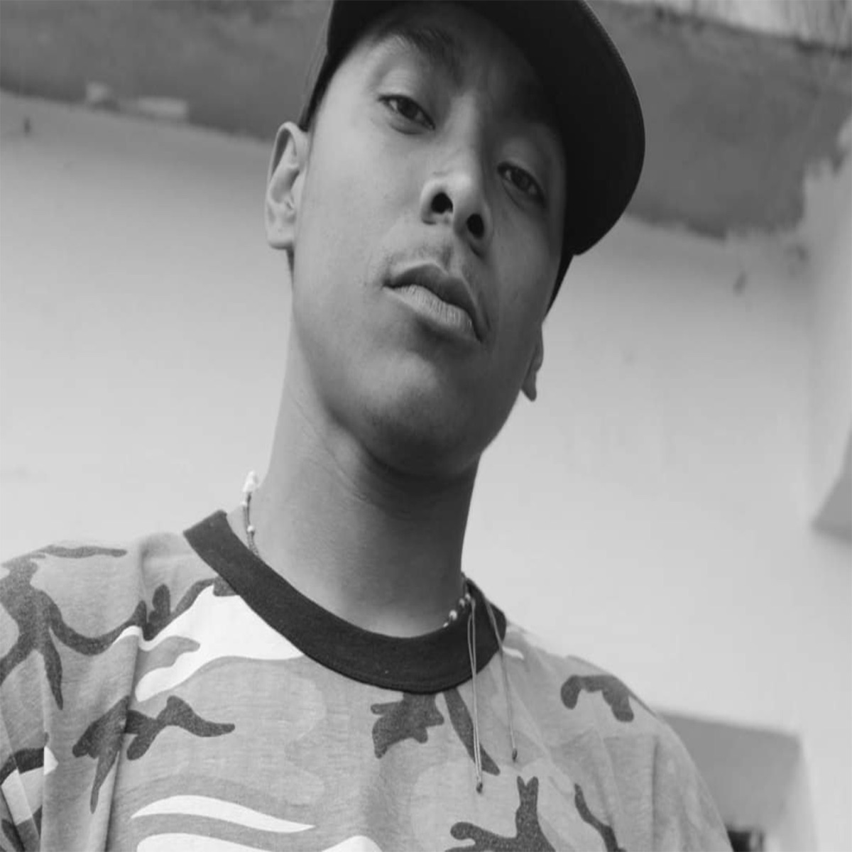 Humo gris (2021 Remastered Version) - Single by Chekde album cover