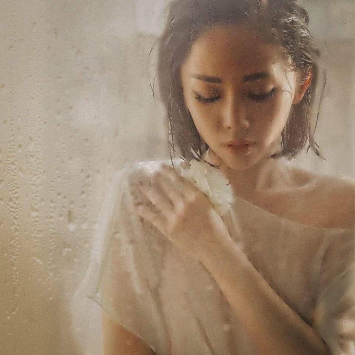 Có Ai Thương Em Như Anh (feat. Touliver) - Single by Tóc Tiên album cover