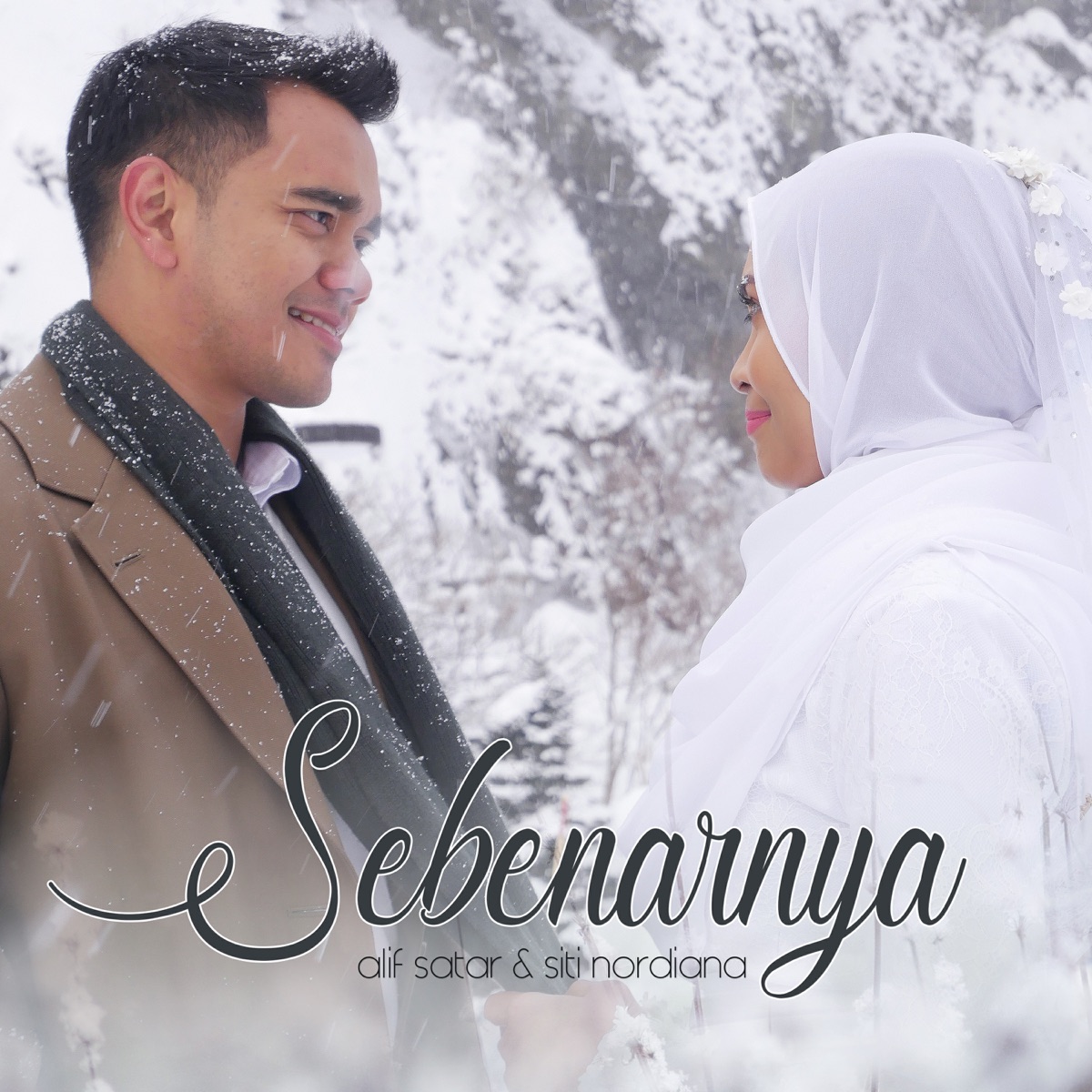 Sebenarnya - Single by Alif Satar & Siti Nordiana album cover