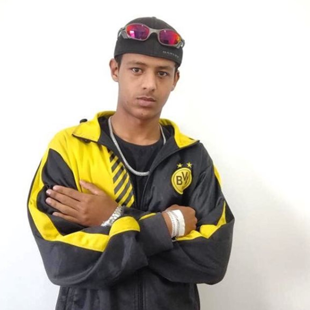 Fica de Quatro (feat. MC Japally) - Single by Mc Diguin album cover