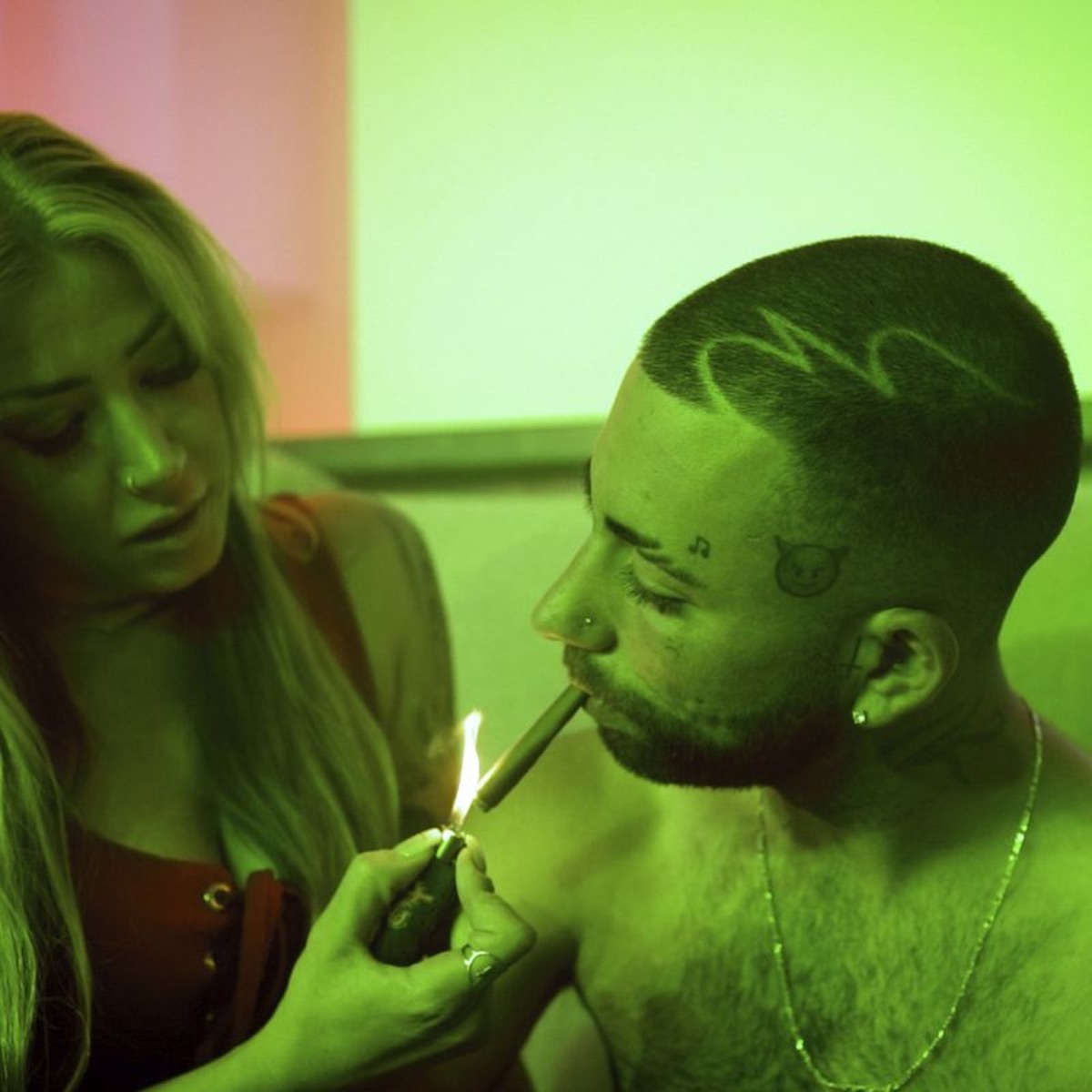 Quemando un Blunt - Single by Biggi album cover
