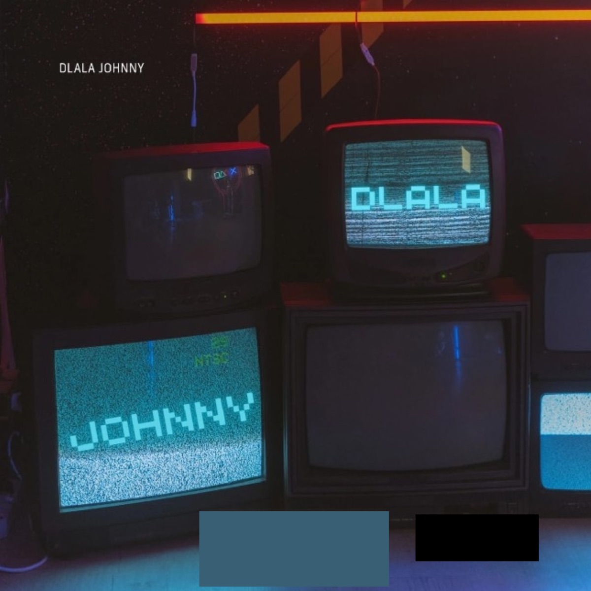 Dlala Johnny (feat. 4Thee_ZA, Bobo 7Eleven & Spectator) - Single by Dj Deevee Muzk, Maitus, Momo Sa & Djy Godfather album cover