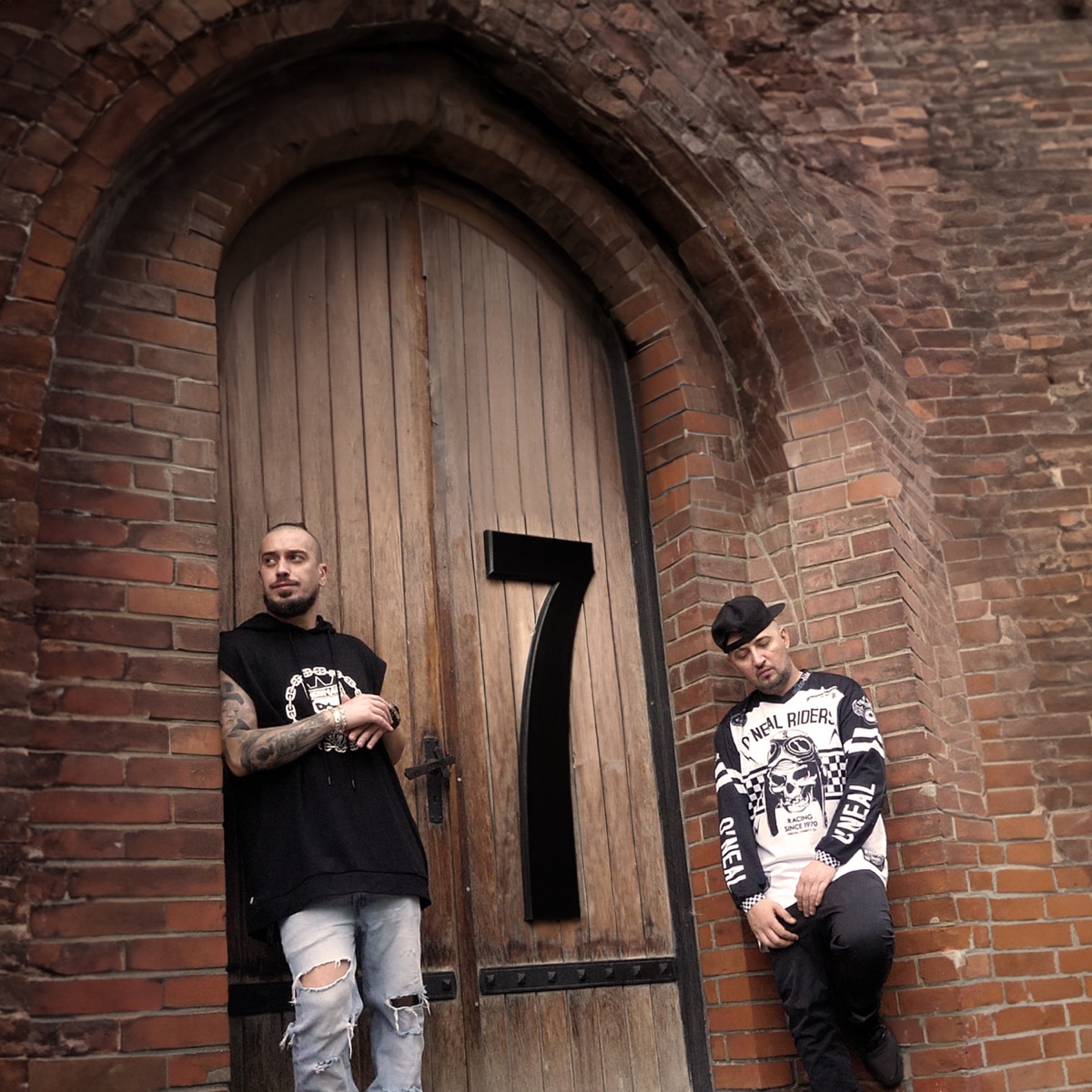 7 (feat. F.Charm) - Single by Hoynar album cover