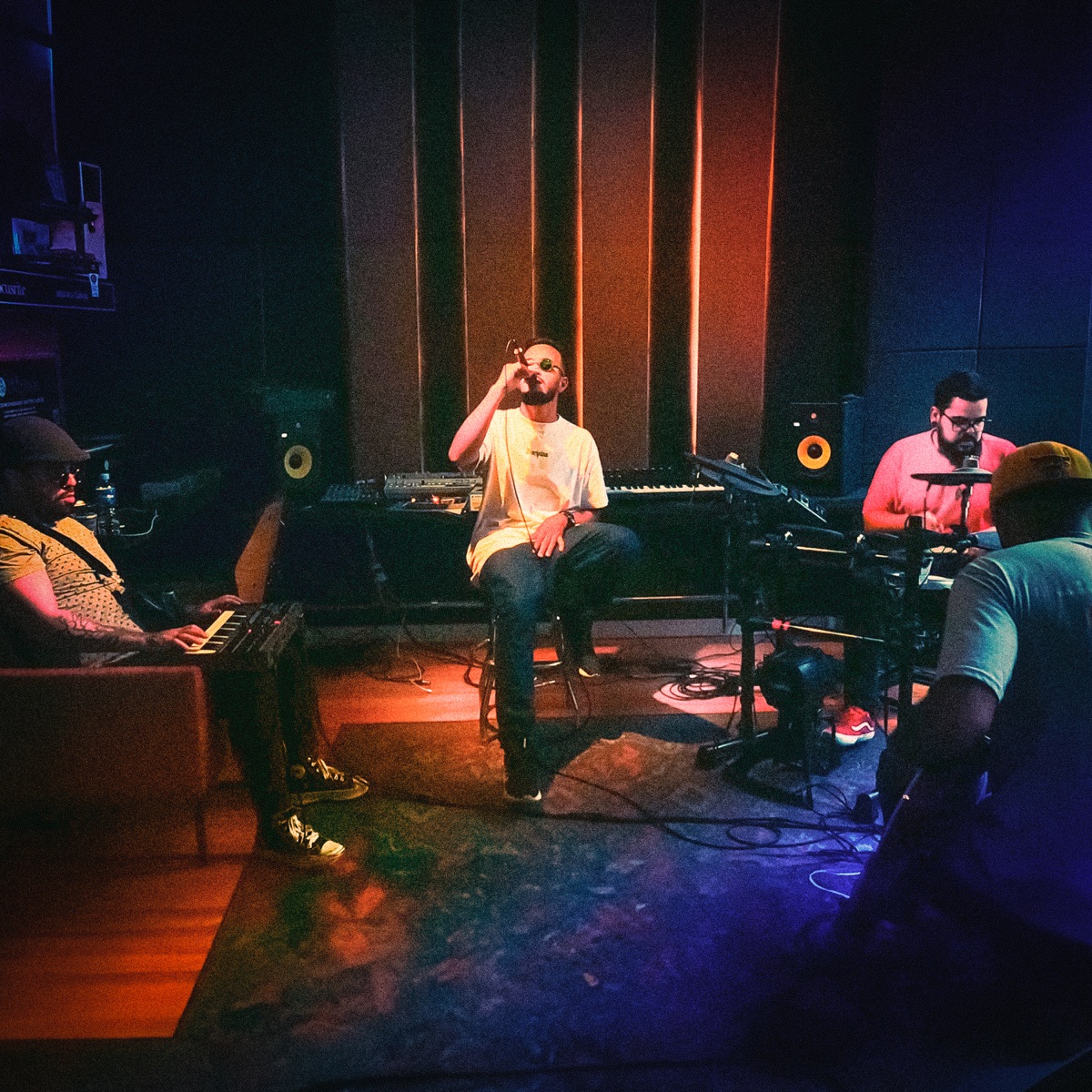 Amiga (Live) - Single by Fano, Thiago Ticana & Augusto Costa album cover