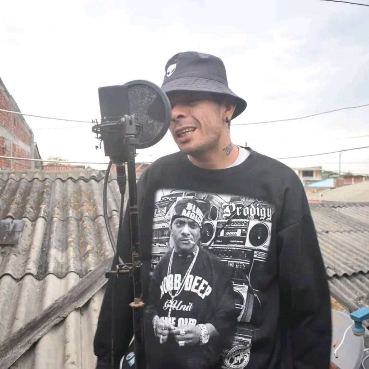 Latín Represent (feat. Escéptico Emcee, Tuso Rap mc & 90 Grados) - Single by MCmismo album cover