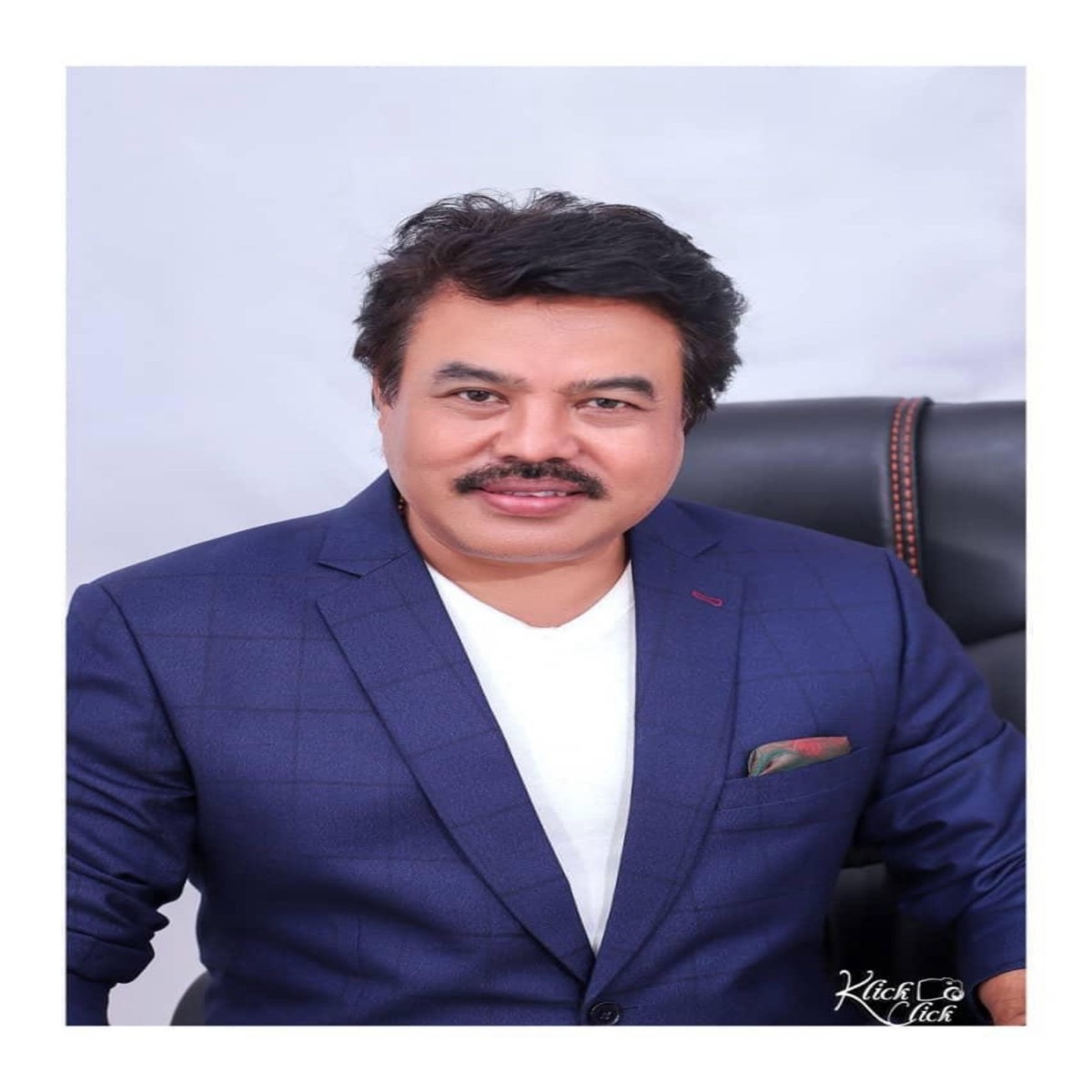 Yesto Thiyina - Single by Ananda Karki album cover