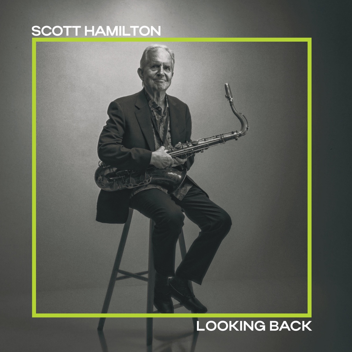 Looking Back (feat. Jan Lundgren & Hans Backenroth) by Scott Hamilton album cover