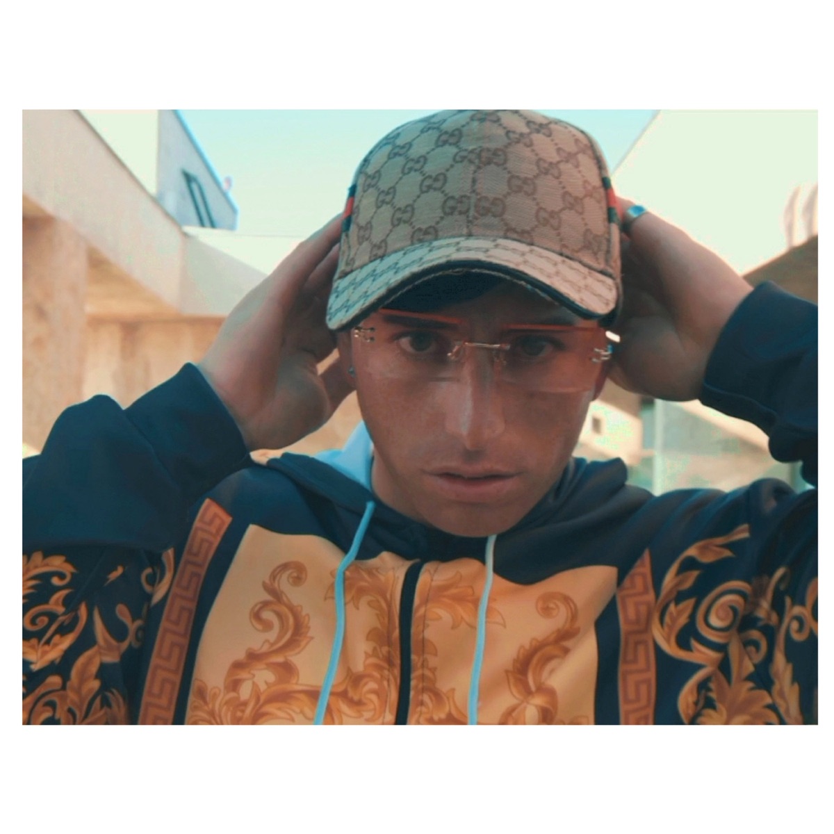 La ubi - Single by Diemci Kmr album cover